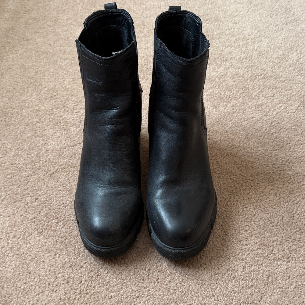 Naturalizer Black Ankle Booties